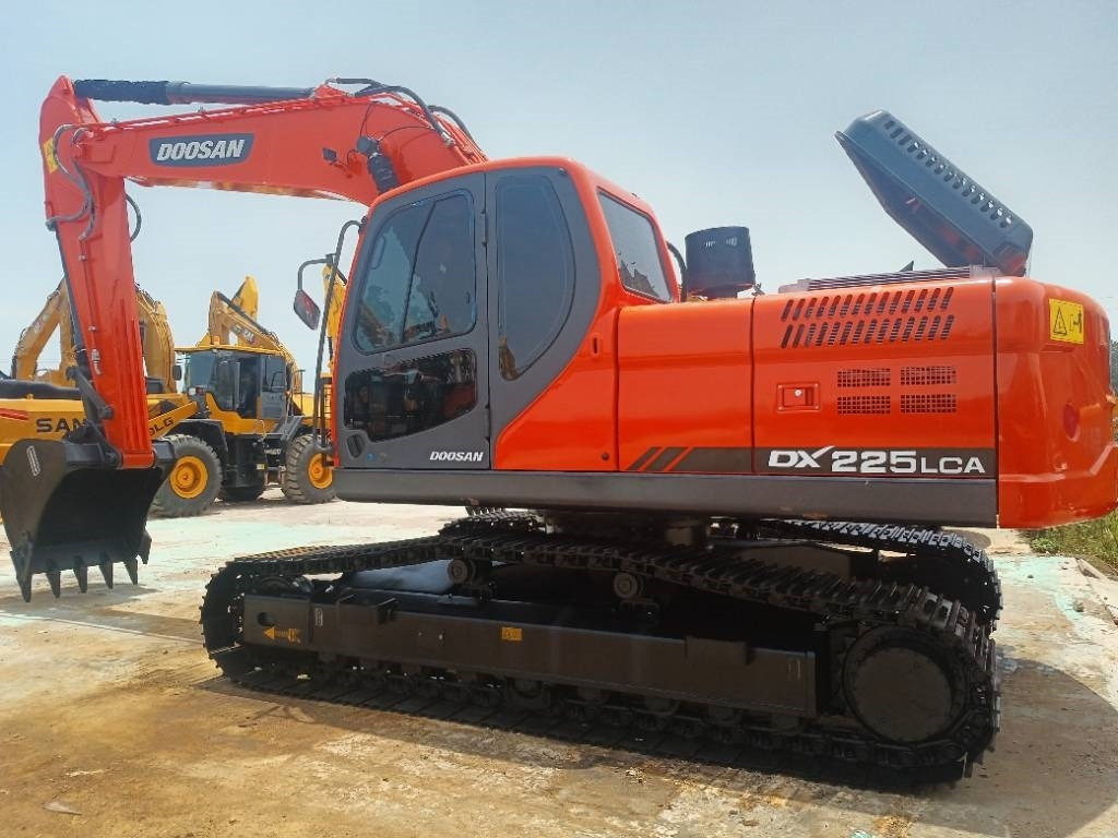Doosan DX 225 - Kāpurķēžu ekskavators: foto 3 Doosan DX 225 - Kāpurķēžu ekskavators: foto 3