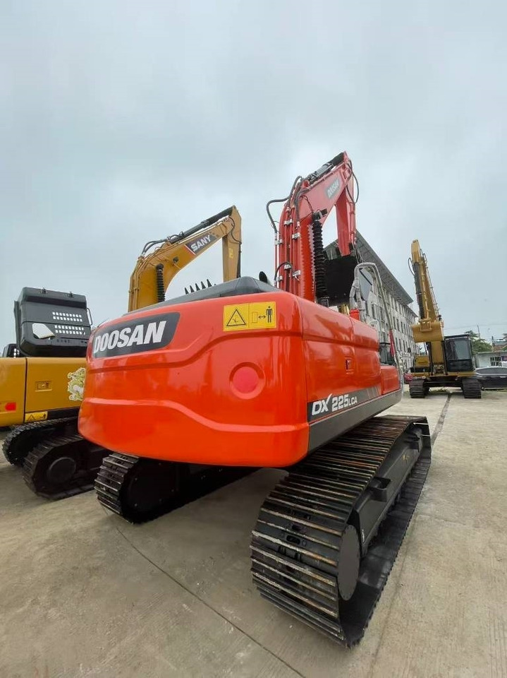 Doosan DX 225 LC  - Kāpurķēžu ekskavators: foto 4 Doosan DX 225 LC  - Kāpurķēžu ekskavators: foto 4