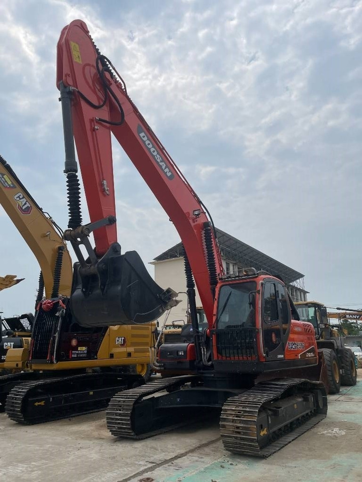 Doosan DX 225 LCA - Kāpurķēžu ekskavators: foto 2 Doosan DX 225 LCA - Kāpurķēžu ekskavators: foto 2