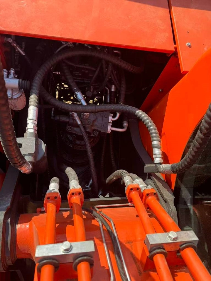 Doosan DX 225 LCA - Kāpurķēžu ekskavators: foto 5 Doosan DX 225 LCA - Kāpurķēžu ekskavators: foto 5