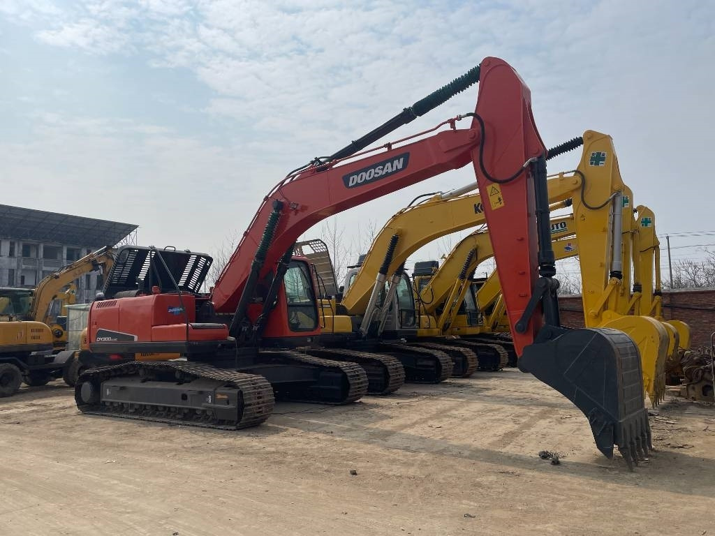 Doosan DX 300 - Kāpurķēžu ekskavators: foto 2 Doosan DX 300 - Kāpurķēžu ekskavators: foto 2
