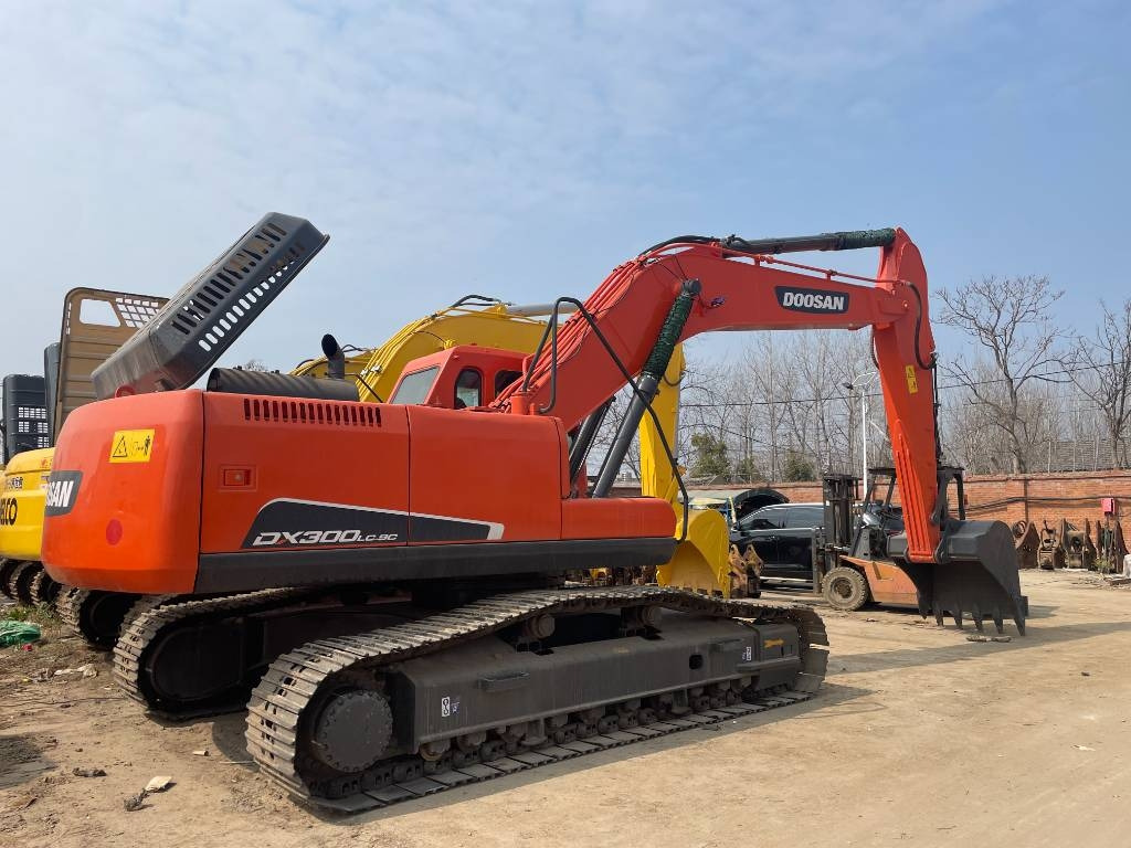 Doosan DX 300 - Kāpurķēžu ekskavators: foto 1 Doosan DX 300 - Kāpurķēžu ekskavators: foto 1