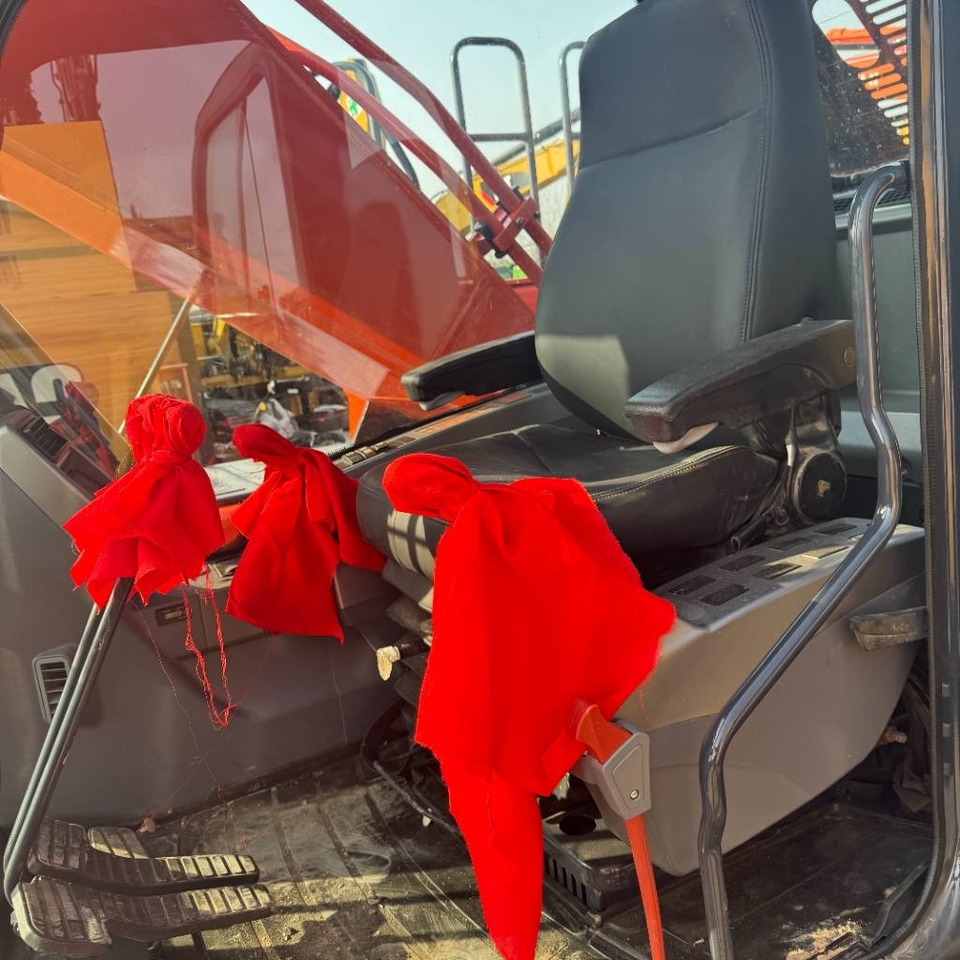 Doosan DX 300 - Kāpurķēžu ekskavators: foto 4 Doosan DX 300 - Kāpurķēžu ekskavators: foto 4