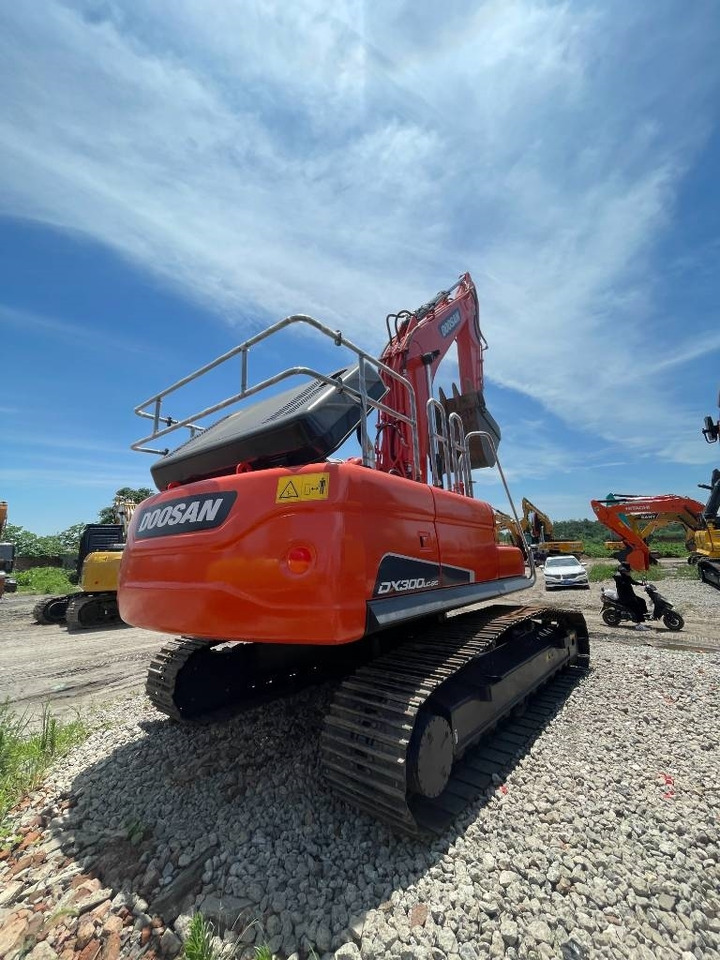 Doosan DX 300 - Kāpurķēžu ekskavators: foto 2 Doosan DX 300 - Kāpurķēžu ekskavators: foto 2