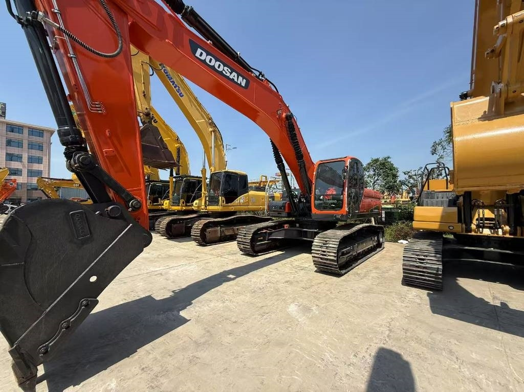 Doosan DX 340 - Kāpurķēžu ekskavators: foto 3 Doosan DX 340 - Kāpurķēžu ekskavators: foto 3