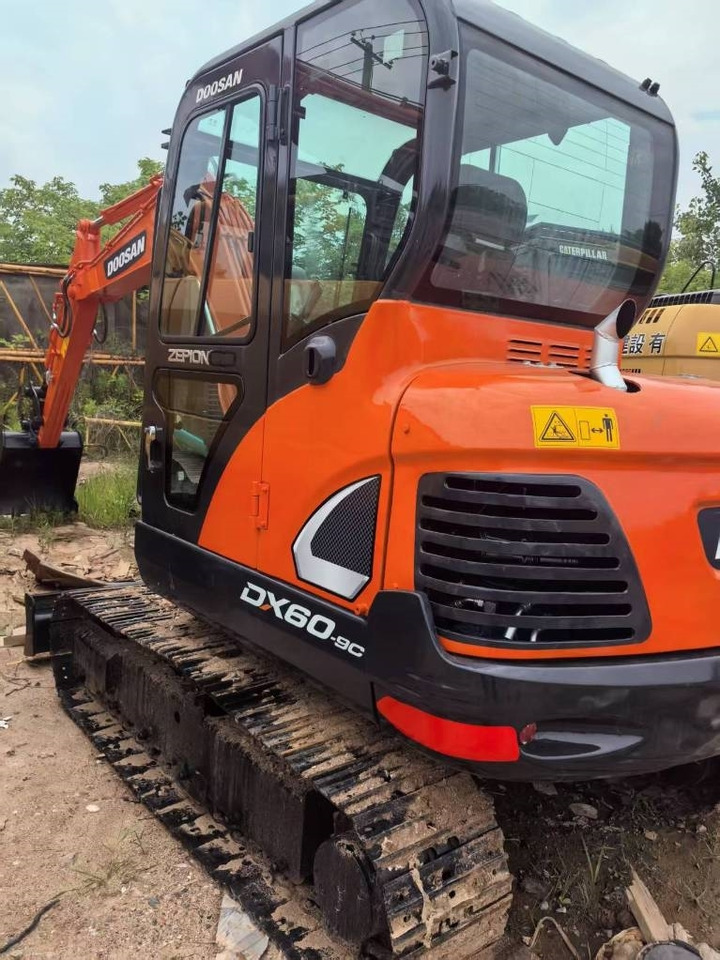 Doosan DX 60 - Kāpurķēžu ekskavators: foto 5 Doosan DX 60 - Kāpurķēžu ekskavators: foto 5