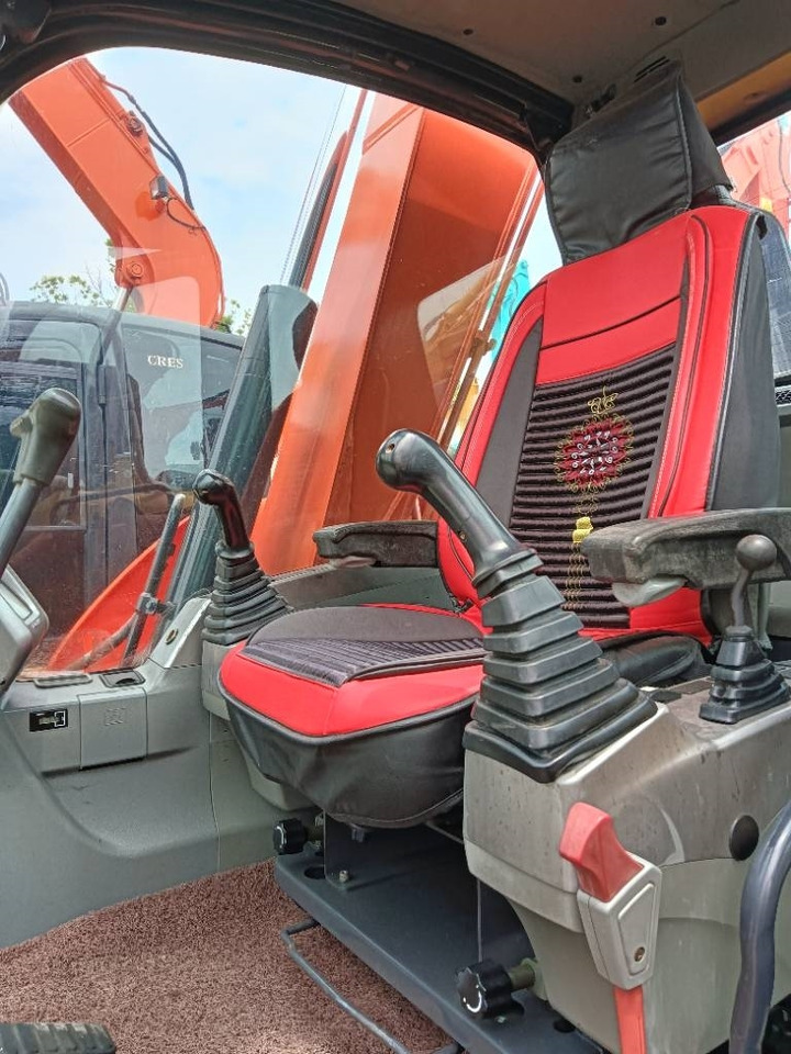 Doosan DX 75 - Kāpurķēžu ekskavators: foto 3 Doosan DX 75 - Kāpurķēžu ekskavators: foto 3