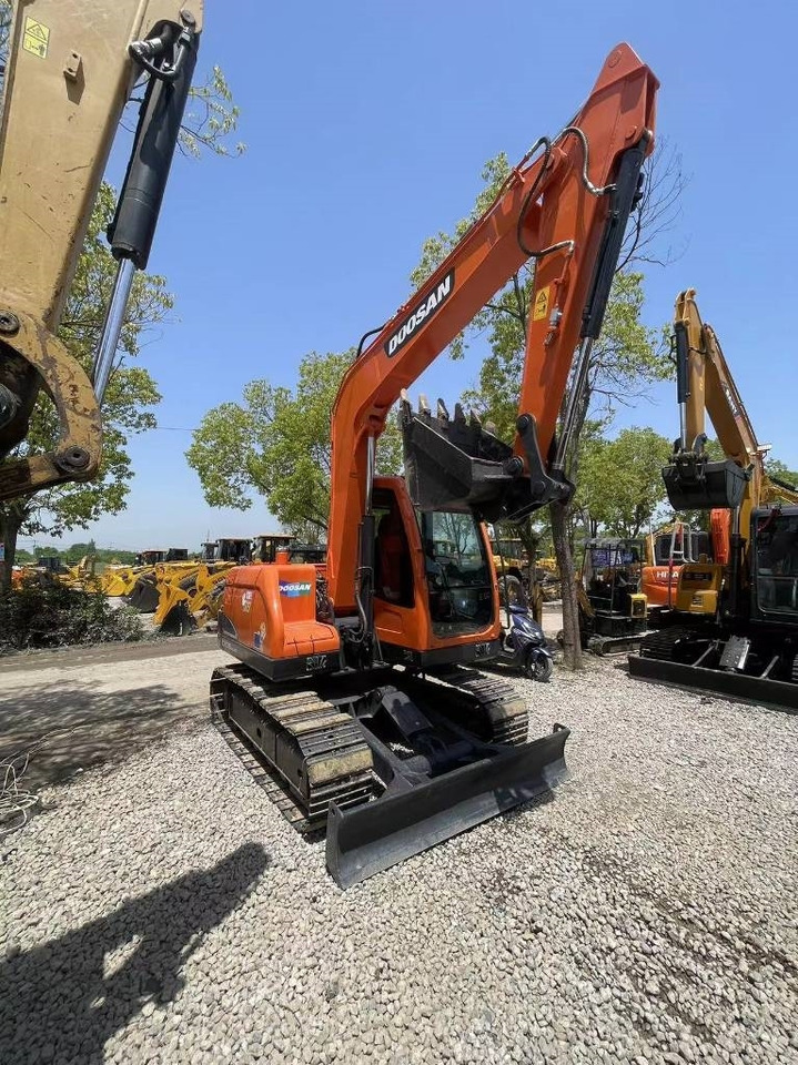 Doosan DX75 - Mini-ekskavators: foto 4 Doosan DX75 - Mini-ekskavators: foto 4