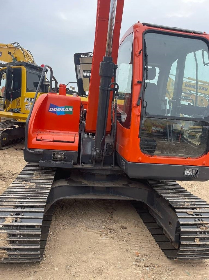 Doosan DX80 - Mini-ekskavators: foto 3 Doosan DX80 - Mini-ekskavators: foto 3