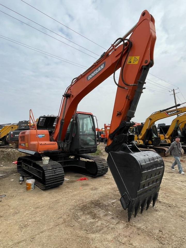 Doosan dx150 - Kāpurķēžu ekskavators: foto 1 Doosan dx150 - Kāpurķēžu ekskavators: foto 1