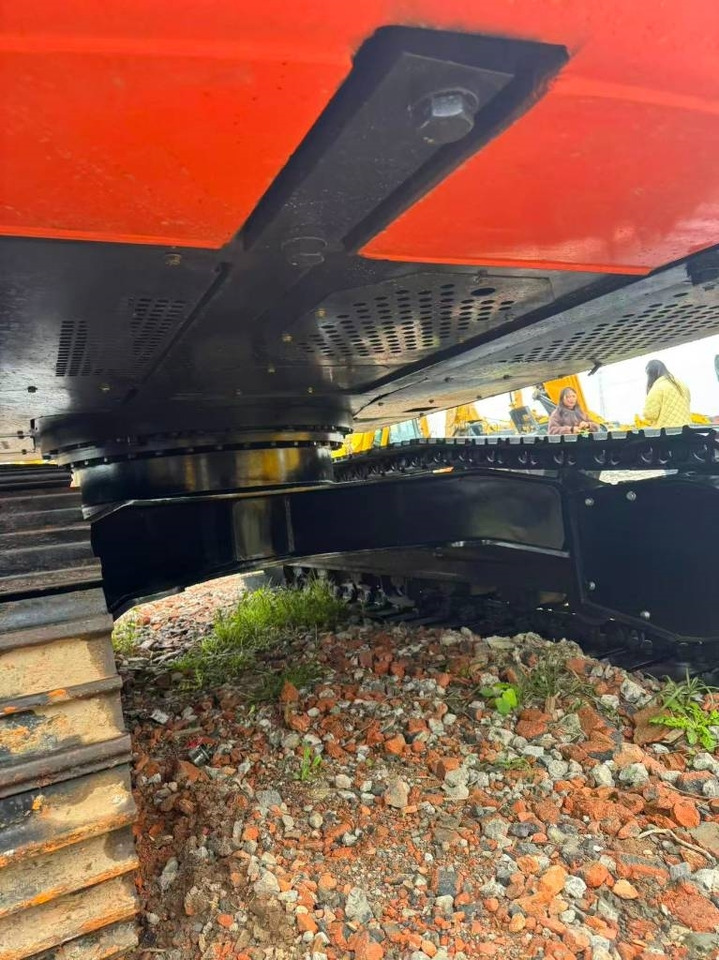 Kāpurķēžu ekskavators Hitachi ZX 200: foto 11 Kāpurķēžu ekskavators Hitachi ZX 200: foto 11