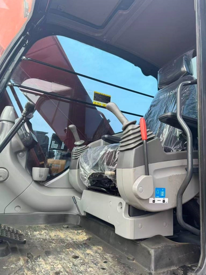 Kāpurķēžu ekskavators Hitachi ZX 200: foto 10 Kāpurķēžu ekskavators Hitachi ZX 200: foto 10