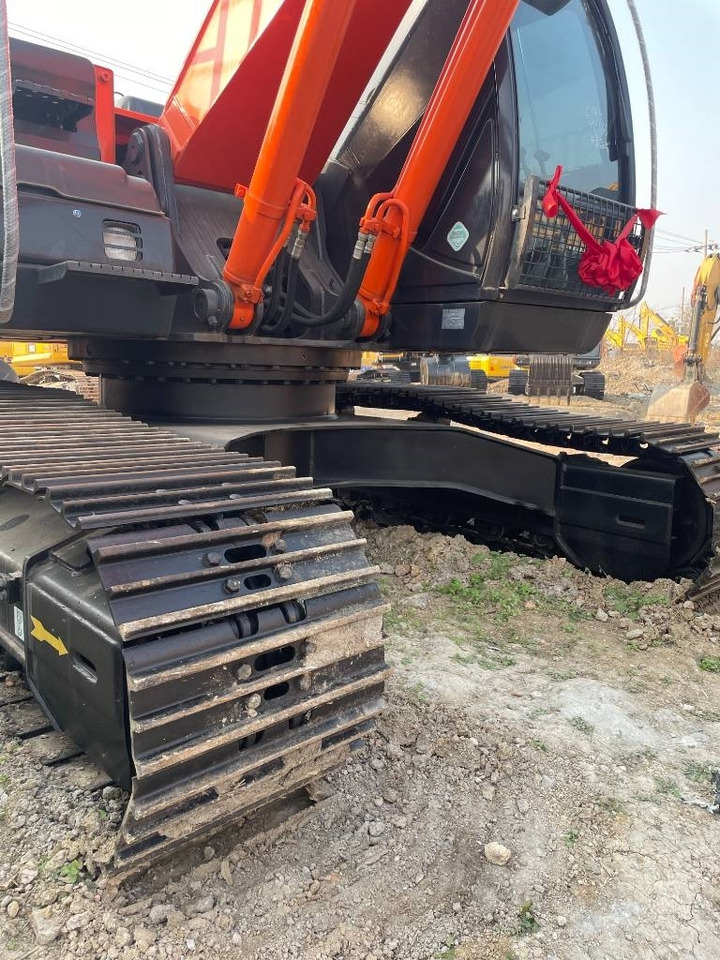 Hitachi ZX 210 - Kāpurķēžu ekskavators: foto 5 Hitachi ZX 210 - Kāpurķēžu ekskavators: foto 5