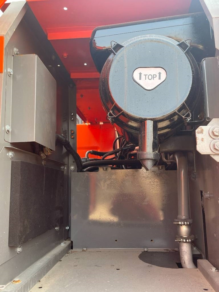 Hitachi ZX 210 - Kāpurķēžu ekskavators: foto 3 Hitachi ZX 210 - Kāpurķēžu ekskavators: foto 3