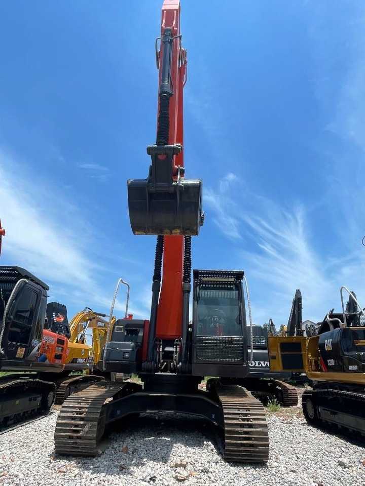 Hitachi ZX 240 - Kāpurķēžu ekskavators: foto 2 Hitachi ZX 240 - Kāpurķēžu ekskavators: foto 2