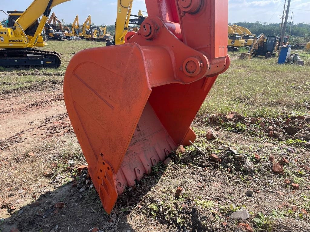 Hitachi ZX 240  - Kāpurķēžu ekskavators: foto 5 Hitachi ZX 240  - Kāpurķēžu ekskavators: foto 5