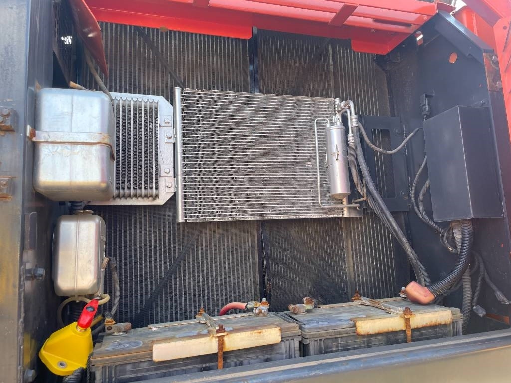 Kāpurķēžu ekskavators Hitachi ZX 240: foto 7