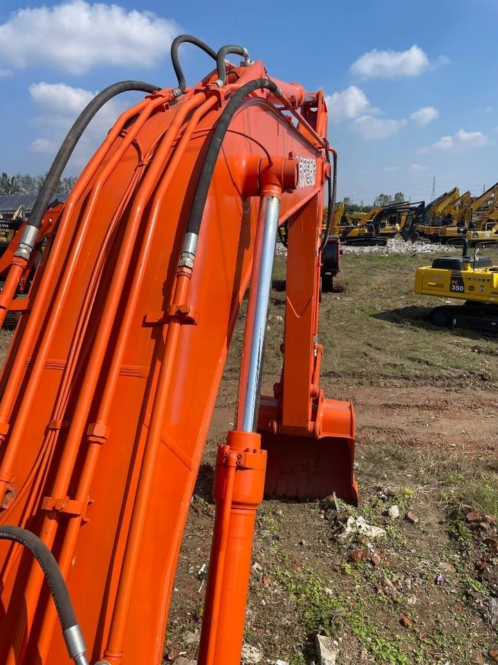 Kāpurķēžu ekskavators Hitachi ZX 240: foto 6