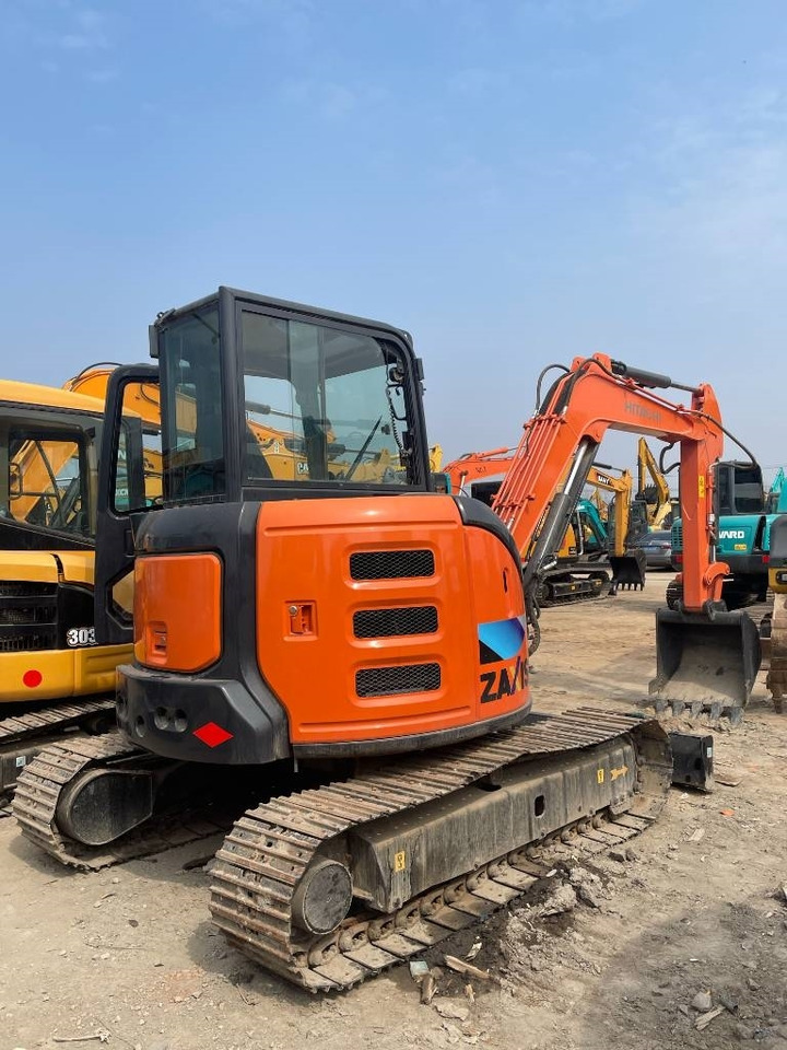 Hitachi ZX 55 - Mini-ekskavators: foto 1 Hitachi ZX 55 - Mini-ekskavators: foto 1
