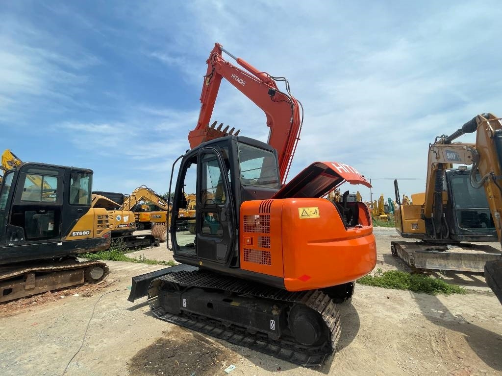 Hitachi ZX 70 - Mini-ekskavators: foto 2 Hitachi ZX 70 - Mini-ekskavators: foto 2