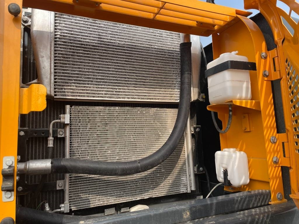 Hyundai 225LC-9S - Kāpurķēžu ekskavators: foto 2 Hyundai 225LC-9S - Kāpurķēžu ekskavators: foto 2