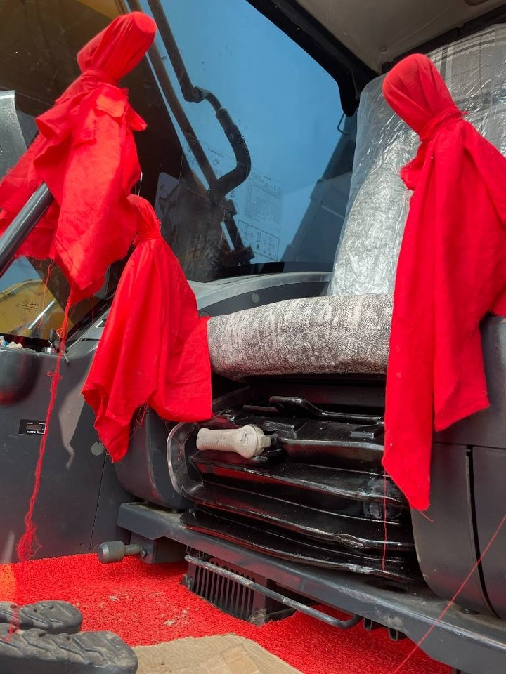 Hyundai 225LC-9S - Kāpurķēžu ekskavators: foto 4 Hyundai 225LC-9S - Kāpurķēžu ekskavators: foto 4