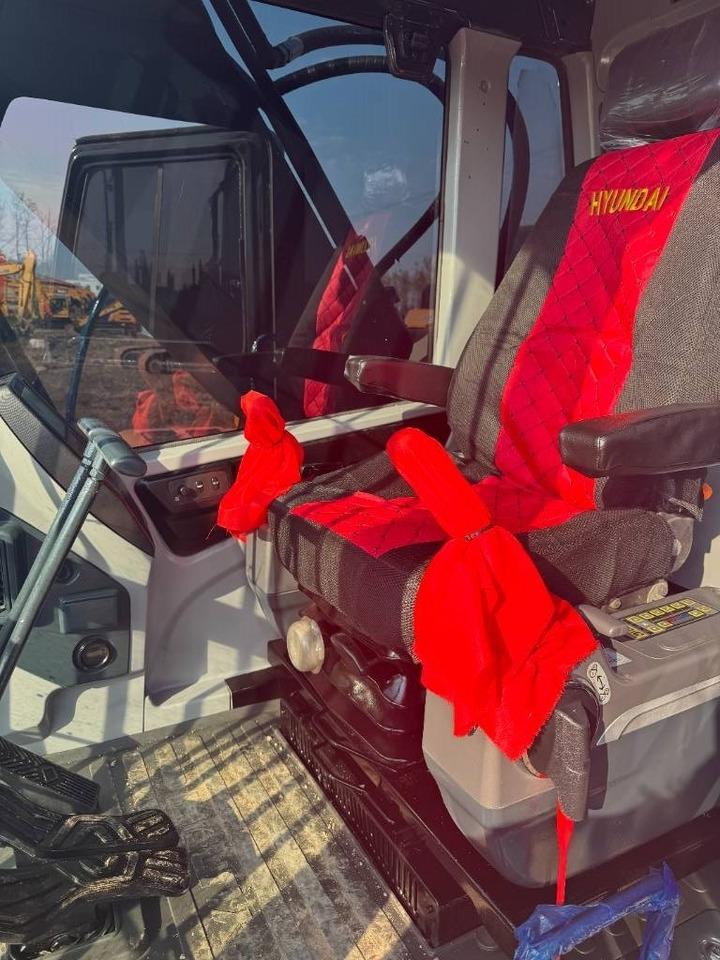 Hyundai HX 220 - Kāpurķēžu ekskavators: foto 3 Hyundai HX 220 - Kāpurķēžu ekskavators: foto 3