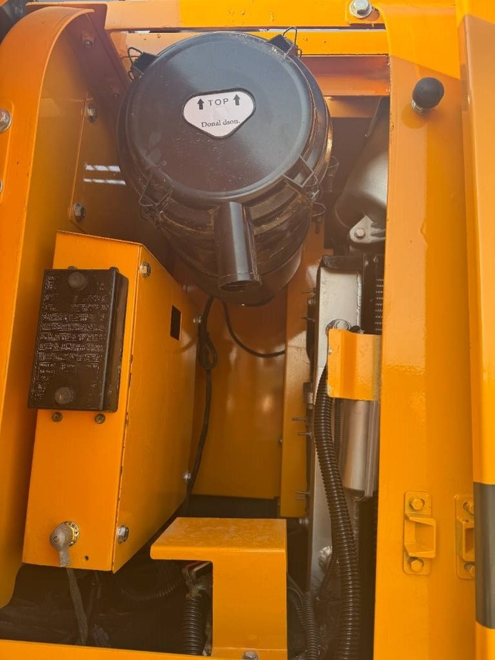 Hyundai HX 220 - Kāpurķēžu ekskavators: foto 5 Hyundai HX 220 - Kāpurķēžu ekskavators: foto 5