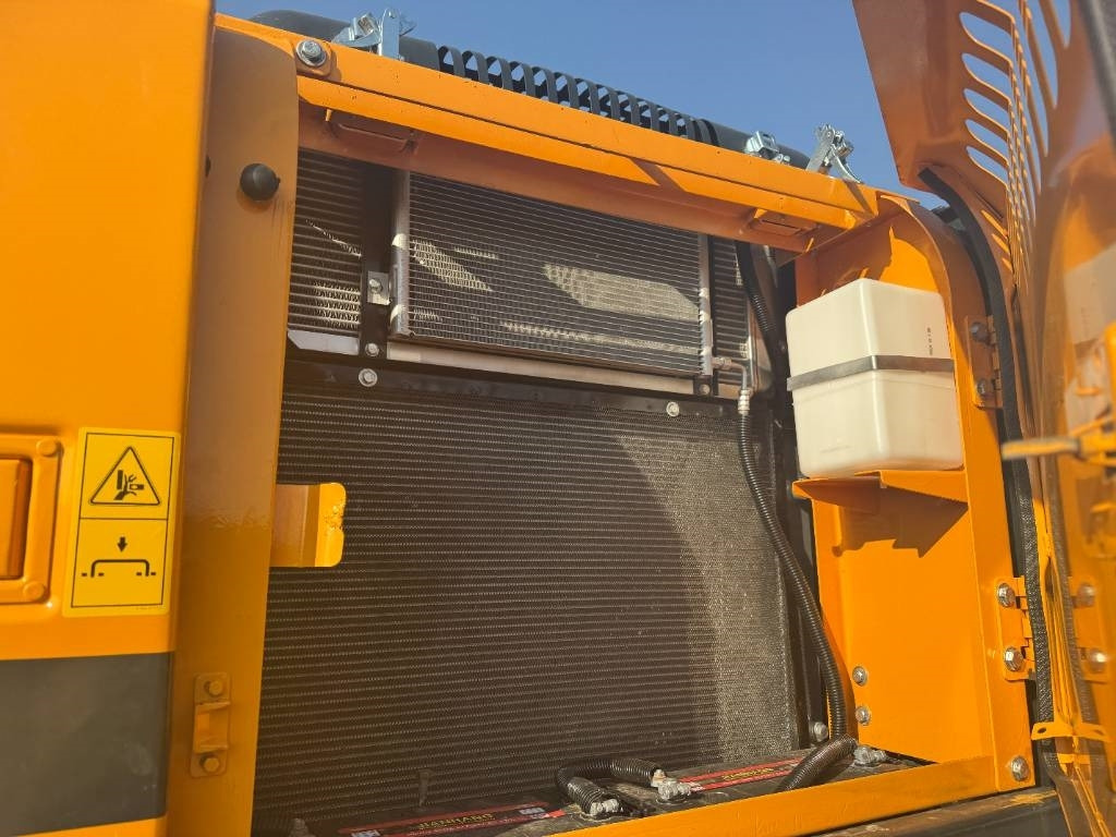 Kāpurķēžu ekskavators Hyundai HX 220: foto 7 Kāpurķēžu ekskavators Hyundai HX 220: foto 7