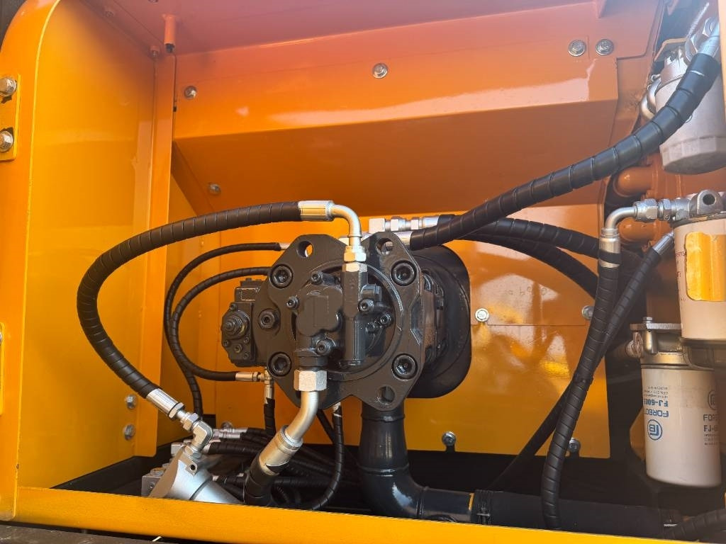 Kāpurķēžu ekskavators Hyundai HX 220: foto 6 Kāpurķēžu ekskavators Hyundai HX 220: foto 6