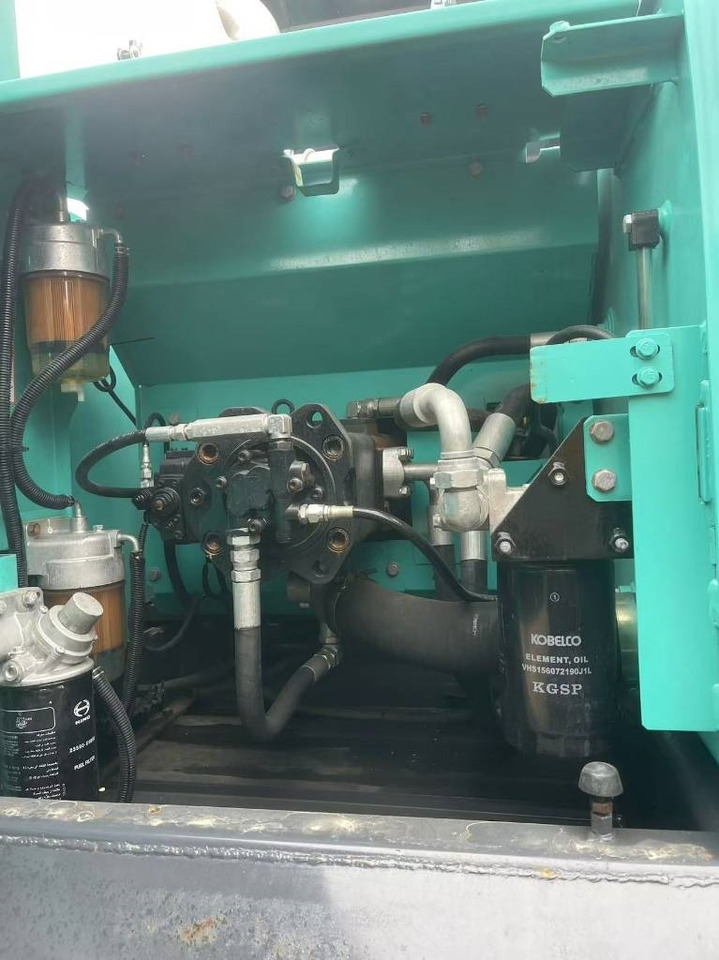 Kāpurķēžu ekskavators Kobelco SK 200: foto 6