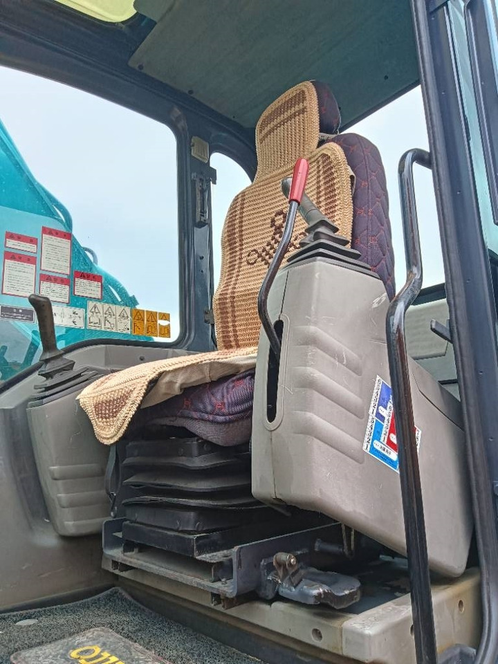 Kobelco SK 210 - Kāpurķēžu ekskavators: foto 4 Kobelco SK 210 - Kāpurķēžu ekskavators: foto 4