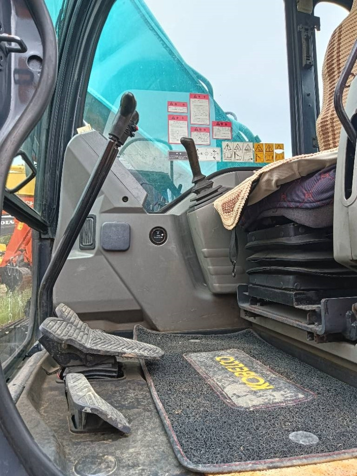 Kobelco SK 210 - Kāpurķēžu ekskavators: foto 5 Kobelco SK 210 - Kāpurķēžu ekskavators: foto 5