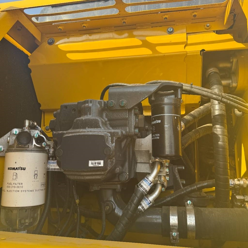 Komatsu PC 200-8 - Kāpurķēžu ekskavators: foto 5 Komatsu PC 200-8 - Kāpurķēžu ekskavators: foto 5