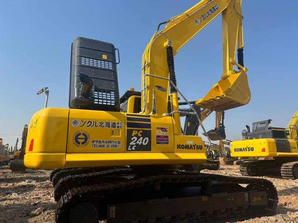 Komatsu PC 240 - Kāpurķēžu ekskavators: foto 1 Komatsu PC 240 - Kāpurķēžu ekskavators: foto 1