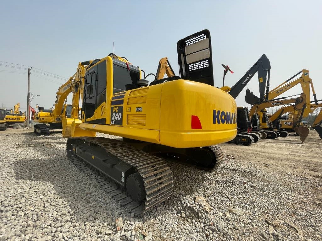 Komatsu PC 240 - Kāpurķēžu ekskavators: foto 2 Komatsu PC 240 - Kāpurķēžu ekskavators: foto 2