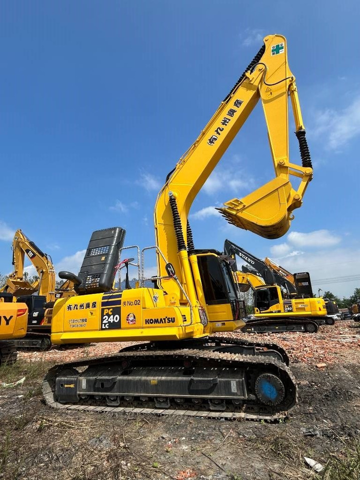 Komatsu PC 240  - Kāpurķēžu ekskavators: foto 1 Komatsu PC 240  - Kāpurķēžu ekskavators: foto 1