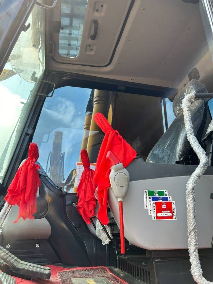 Komatsu PC 240 LC - Kāpurķēžu ekskavators: foto 4 Komatsu PC 240 LC - Kāpurķēžu ekskavators: foto 4