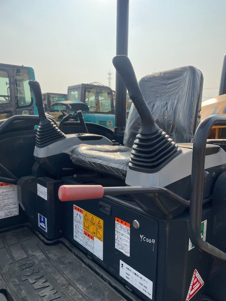 Komatsu PC 35 - Mini-ekskavators: foto 4 Komatsu PC 35 - Mini-ekskavators: foto 4