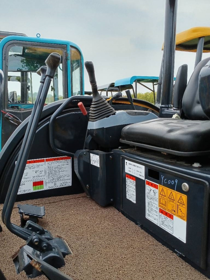 Komatsu PC 35 - Kāpurķēžu ekskavators: foto 5 Komatsu PC 35 - Kāpurķēžu ekskavators: foto 5