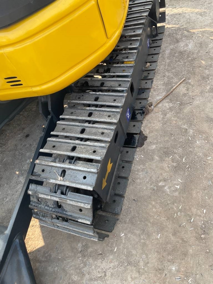 Komatsu PC 35 - Mini-ekskavators: foto 2 Komatsu PC 35 - Mini-ekskavators: foto 2