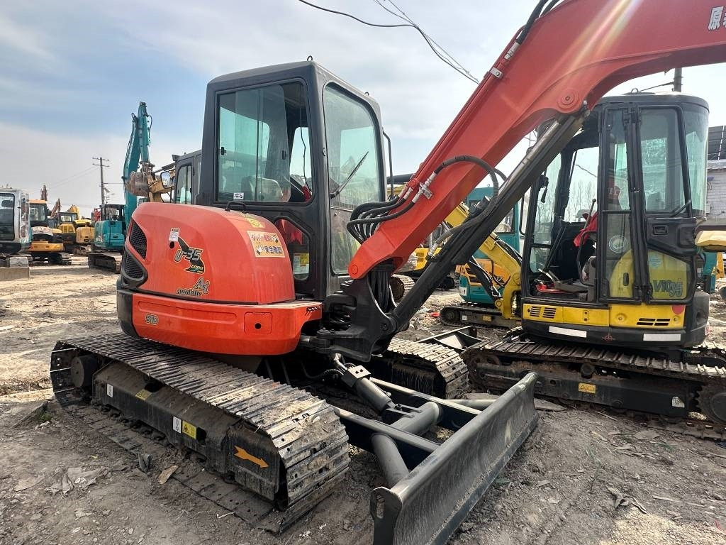 Kubota U 35 - Mini-ekskavators: foto 2 Kubota U 35 - Mini-ekskavators: foto 2