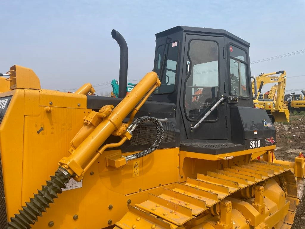 Shantui SD 16 - Buldozers: foto 3 Shantui SD 16 - Buldozers: foto 3