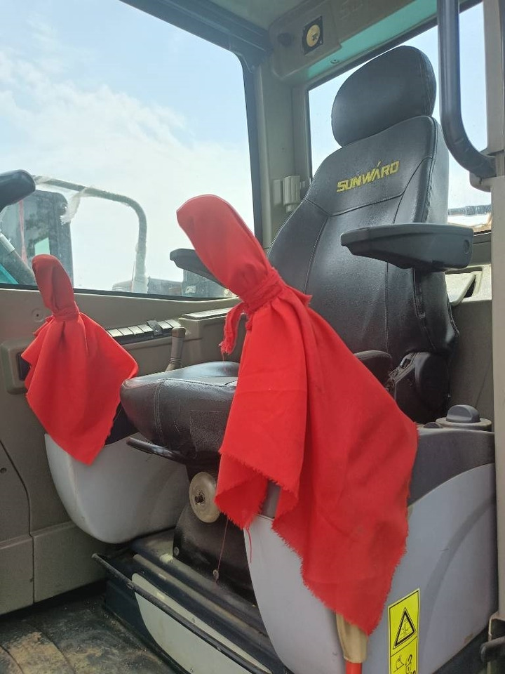 Sunward SWE 90 - Mini-ekskavators: foto 4 Sunward SWE 90 - Mini-ekskavators: foto 4