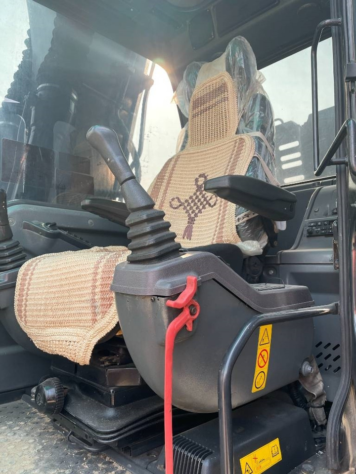 Volvo EC 140 - Kāpurķēžu ekskavators: foto 3 Volvo EC 140 - Kāpurķēžu ekskavators: foto 3
