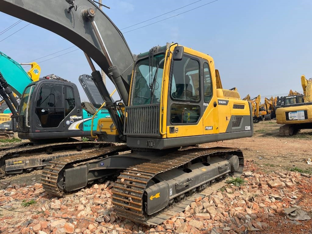 Volvo EC 200 - Kāpurķēžu ekskavators: foto 1 Volvo EC 200 - Kāpurķēžu ekskavators: foto 1