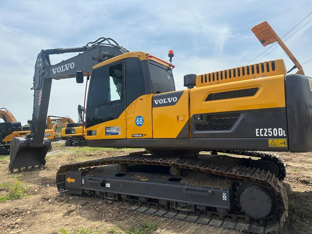 Volvo EC 250 D - Kāpurķēžu ekskavators: foto 2 Volvo EC 250 D - Kāpurķēžu ekskavators: foto 2