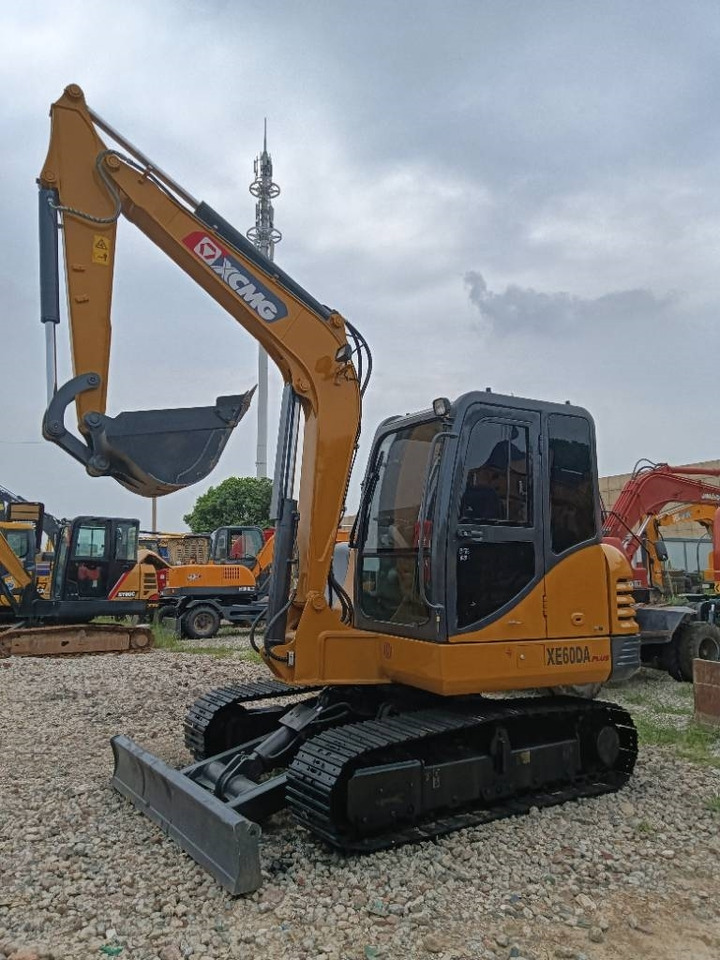 XCMG XE 60 DA - Mini-ekskavators: foto 1 XCMG XE 60 DA - Mini-ekskavators: foto 1