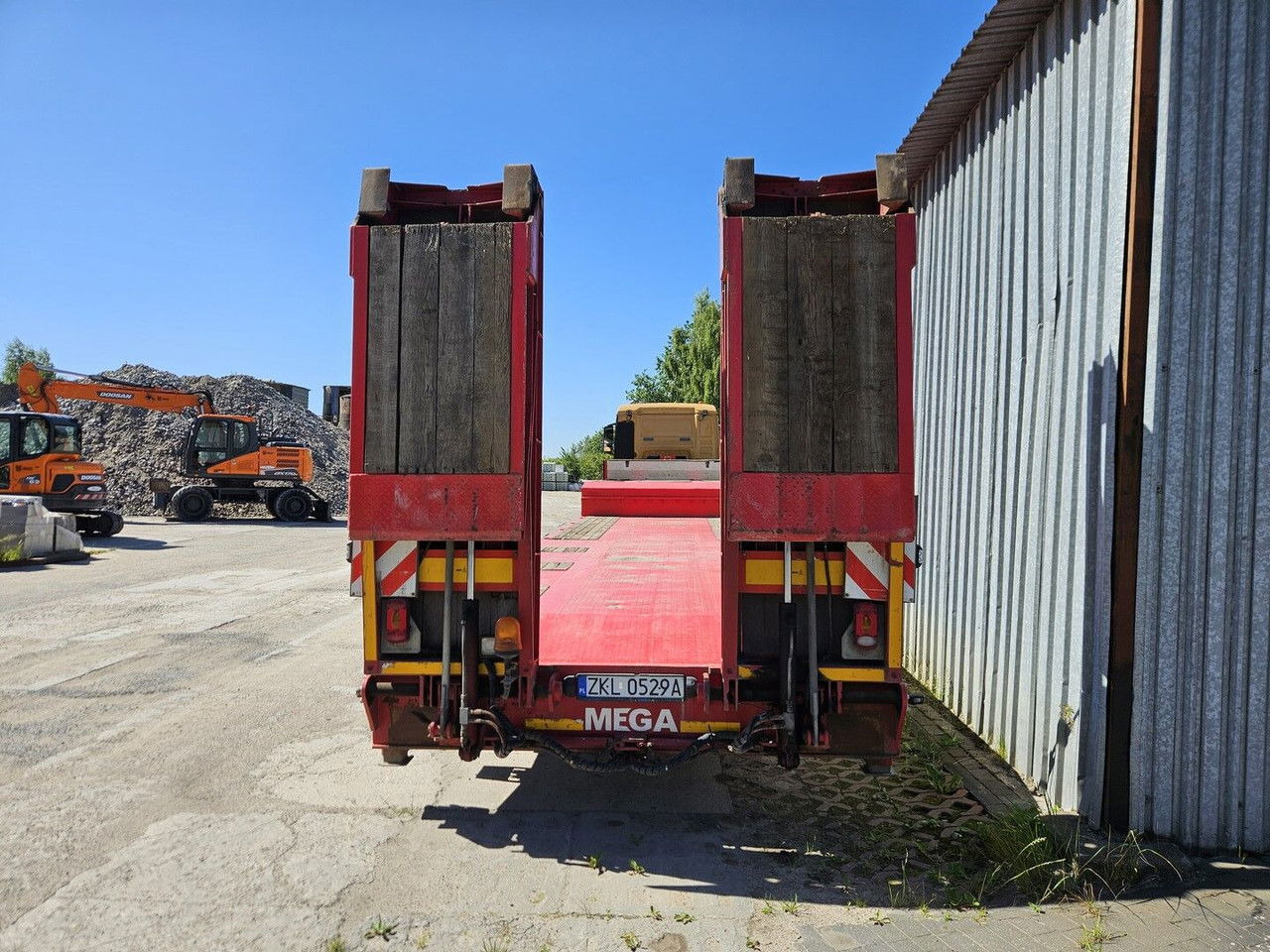 Mega Mega MNN 3 Axles - Lift Axle MNN 3 Axles - Lift Axle - Puspiekabe zema profila platforma: foto 3 Mega Mega MNN 3 Axles - Lift Axle MNN 3 Axles - Lift Axle - Puspiekabe zema profila platforma: foto 3