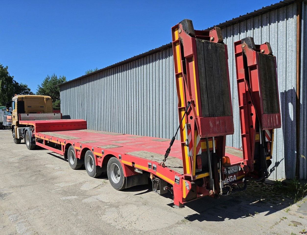 Mega Mega MNN 3 Axles - Lift Axle MNN 3 Axles - Lift Axle - Puspiekabe zema profila platforma: foto 2 Mega Mega MNN 3 Axles - Lift Axle MNN 3 Axles - Lift Axle - Puspiekabe zema profila platforma: foto 2
